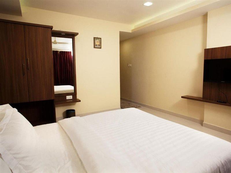 Hotel Mahalakshmi Residency Kollur Exterior foto
