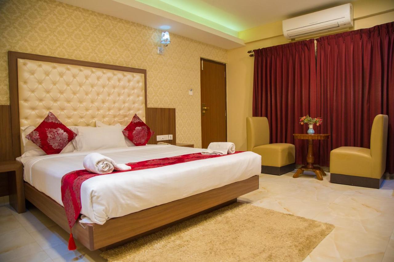 Hotel Mahalakshmi Residency Kollur Exterior foto